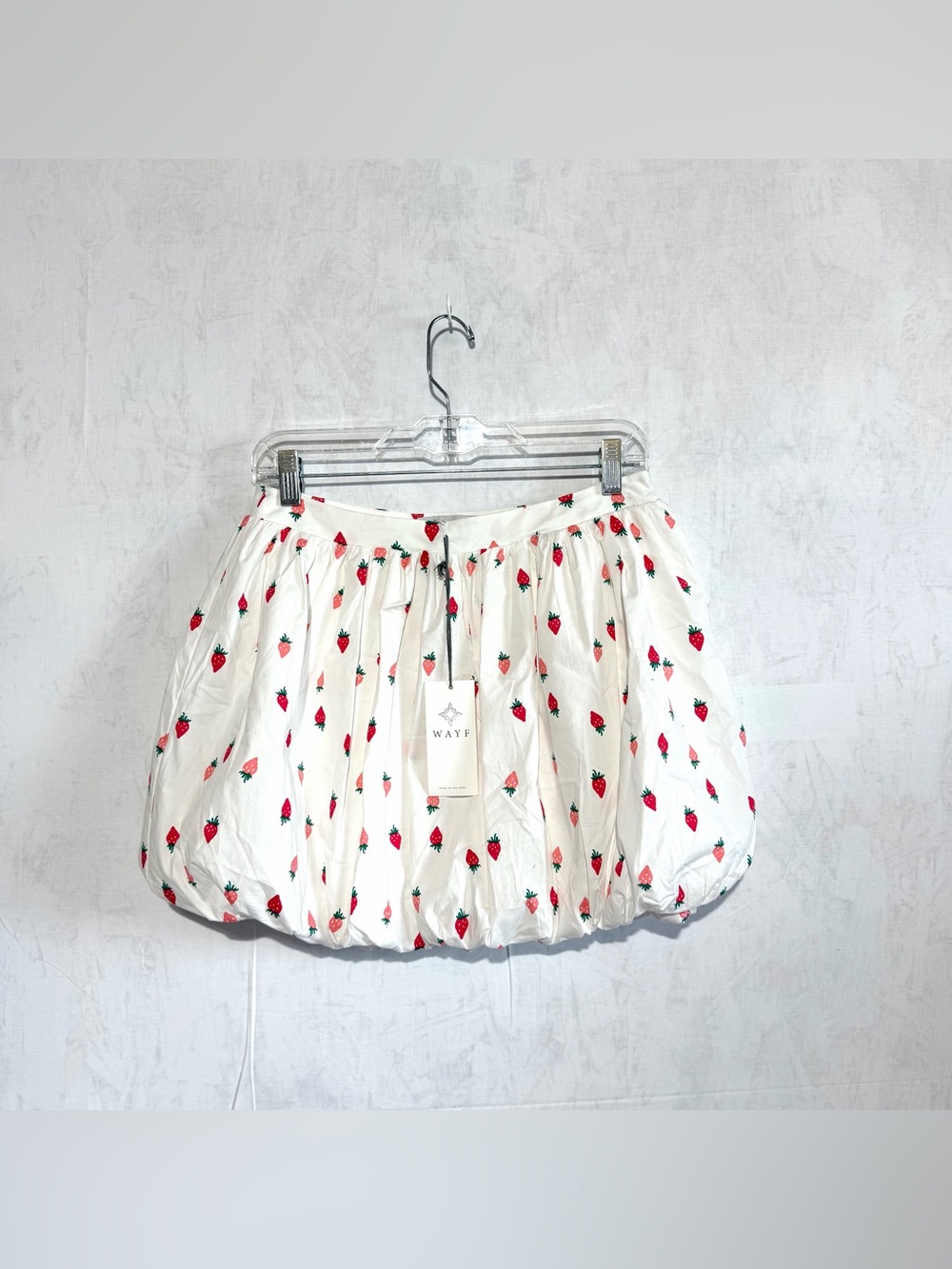 WAYF Strawberry Print Mini Bubble Balloon Women's Skirt, Small NEW WITH TAG